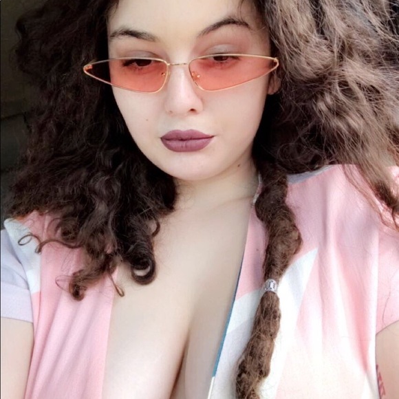 Accessories - Vintage pink tinted gold frame sunglasses